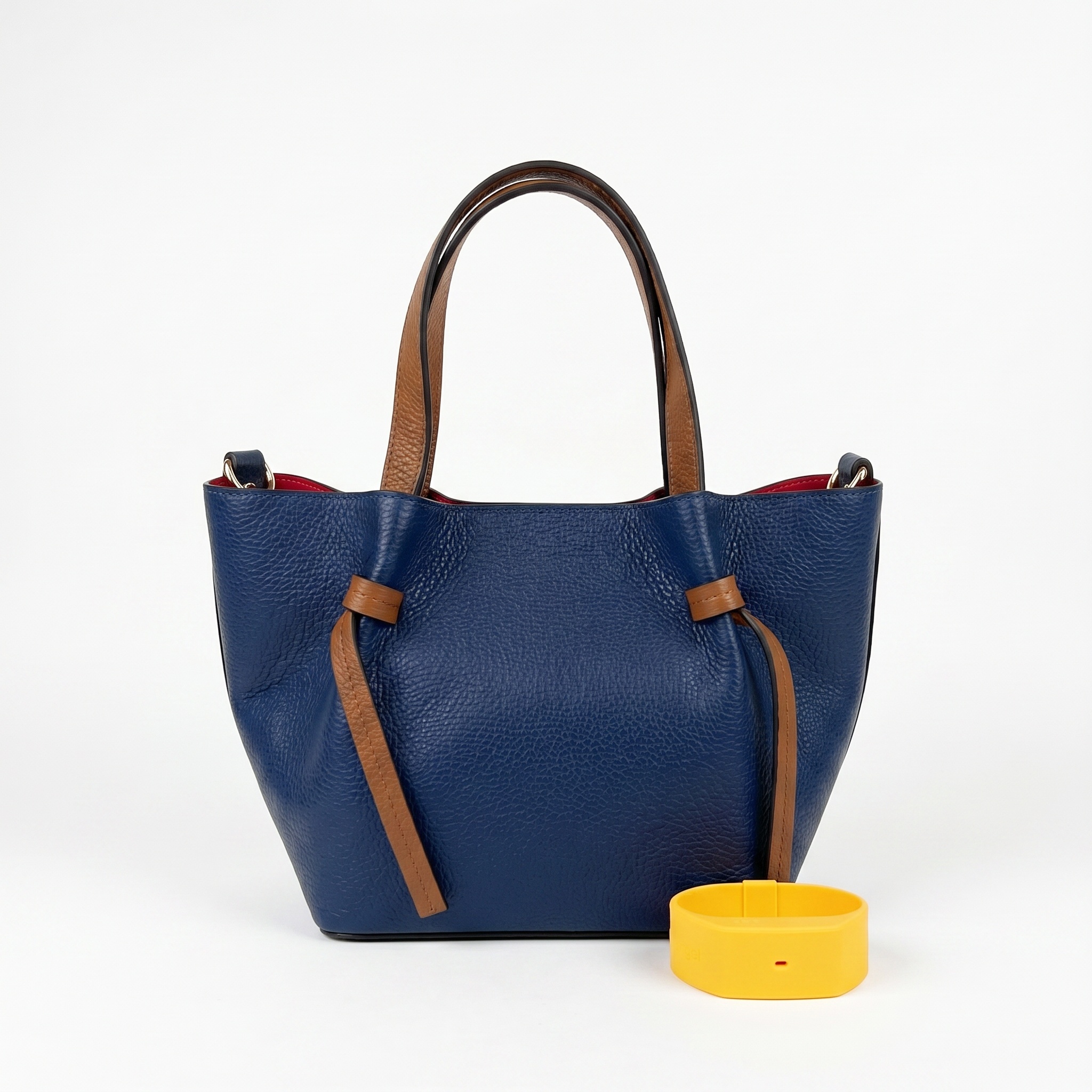 Safe Band and LeTuscany bag in the city